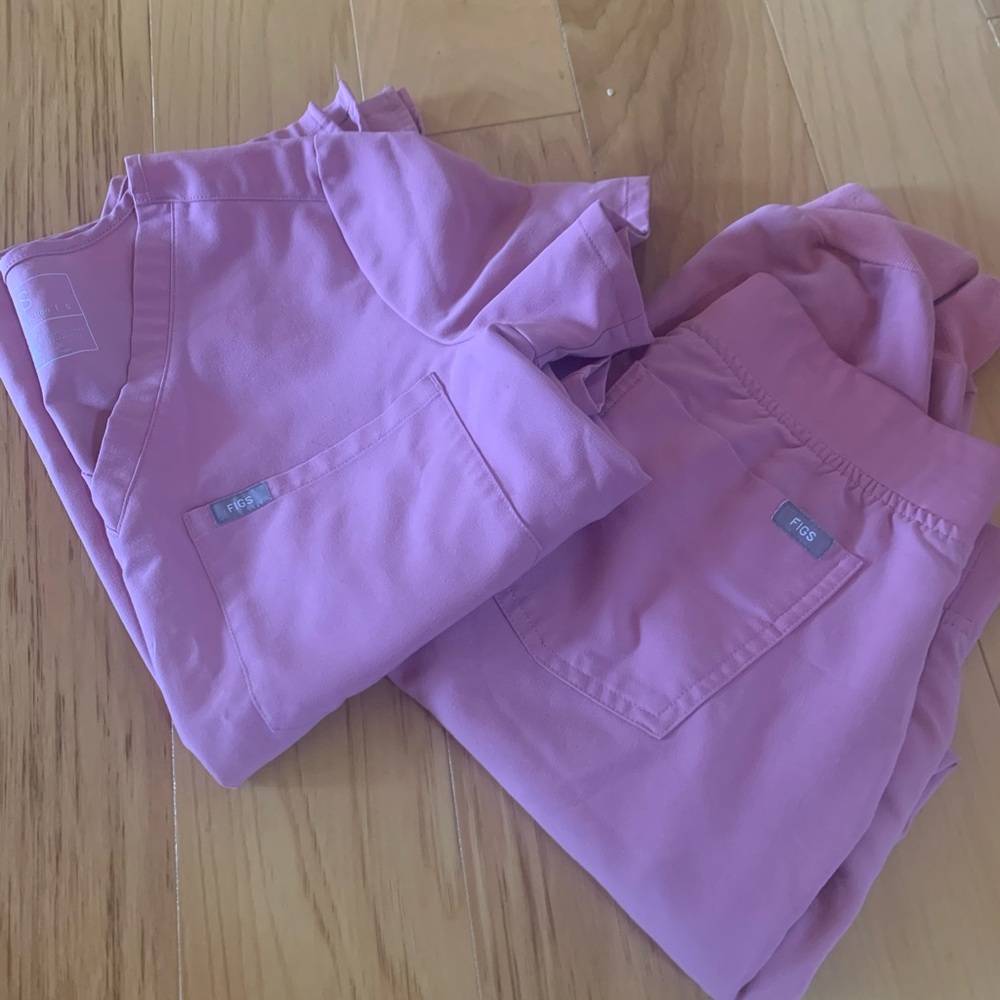 Figs Mauve Pink Scrub Set